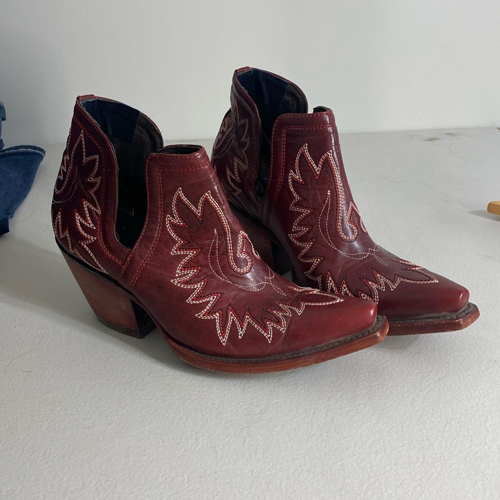 Ariat Burgundy Western Cutout Ankle Booties